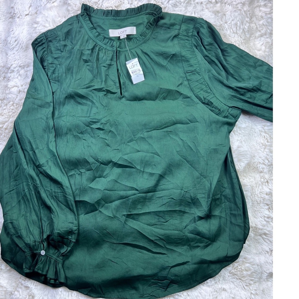 Loft Forest Green Ruffle Neck Keyhole Satin Blouse XL New With Tags. A36